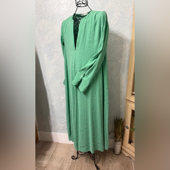 Dresses & Skirts - ZARA  GREEN  MAXI caftan  casual dress